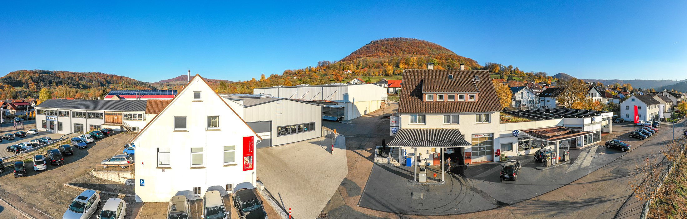 Panoramaansicht des Autohauses Lutz und der Umgebung in Donzdorf